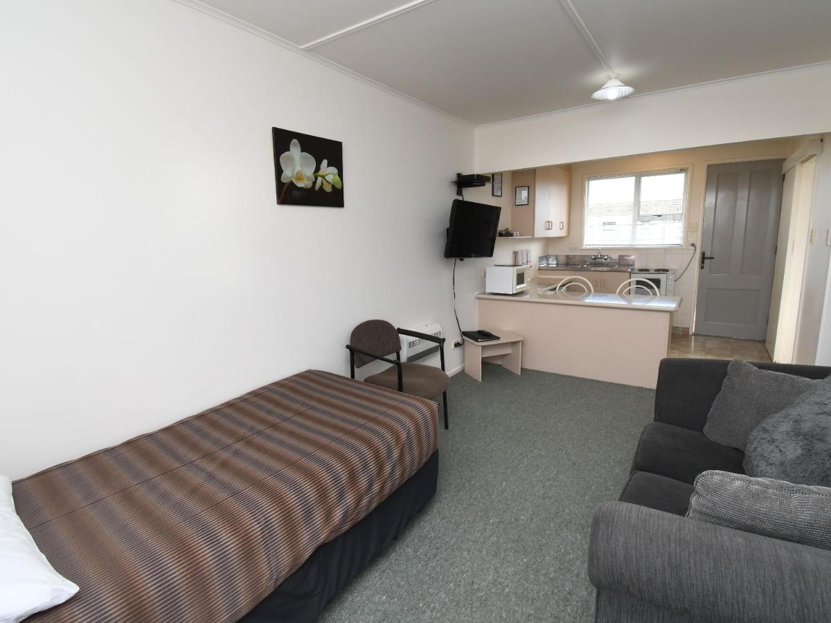Avon Motel Hawera Bagian luar foto